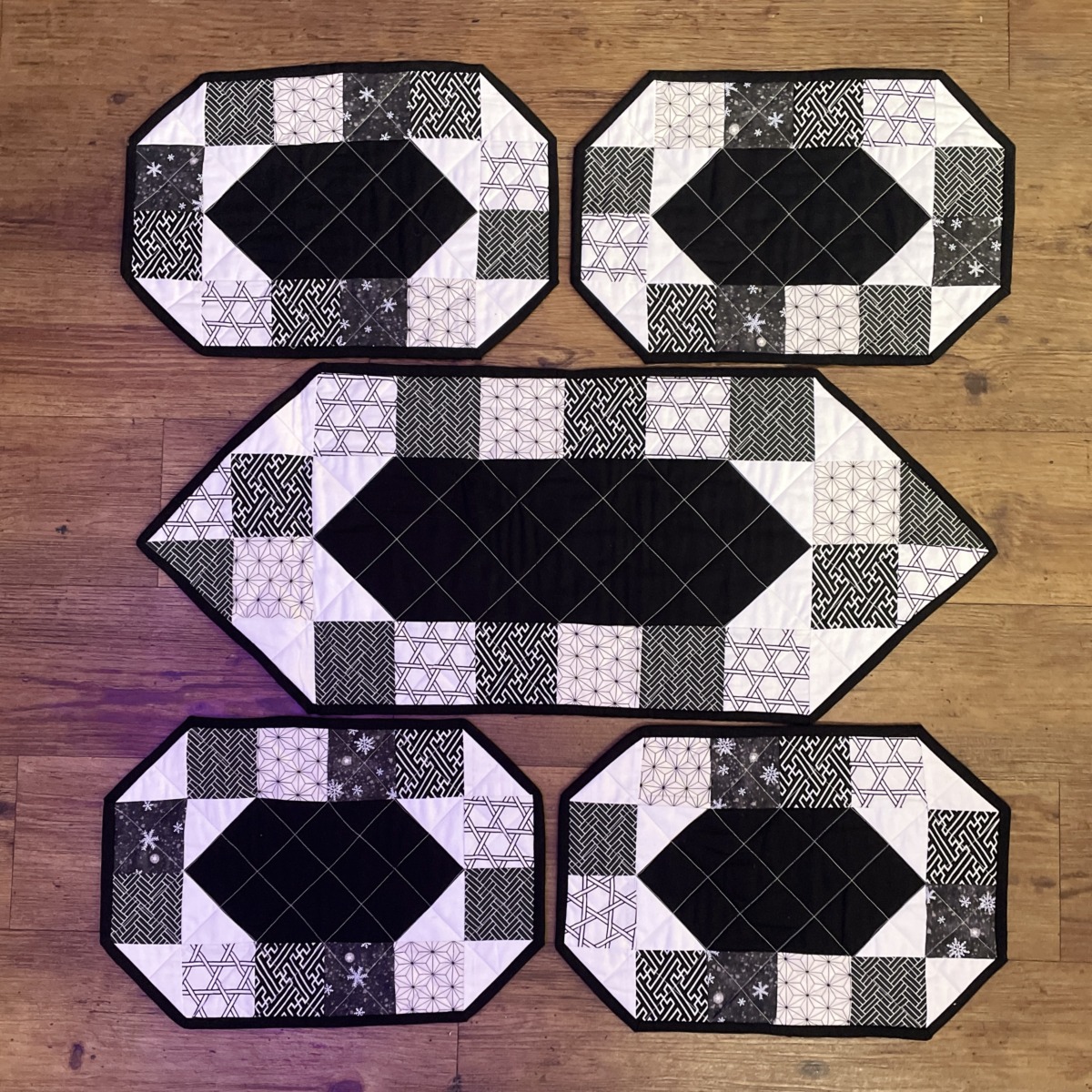 "TABLE RUNNER & PLACEMAT SET" ~ in Black & White by Kath Kingston - Image 6