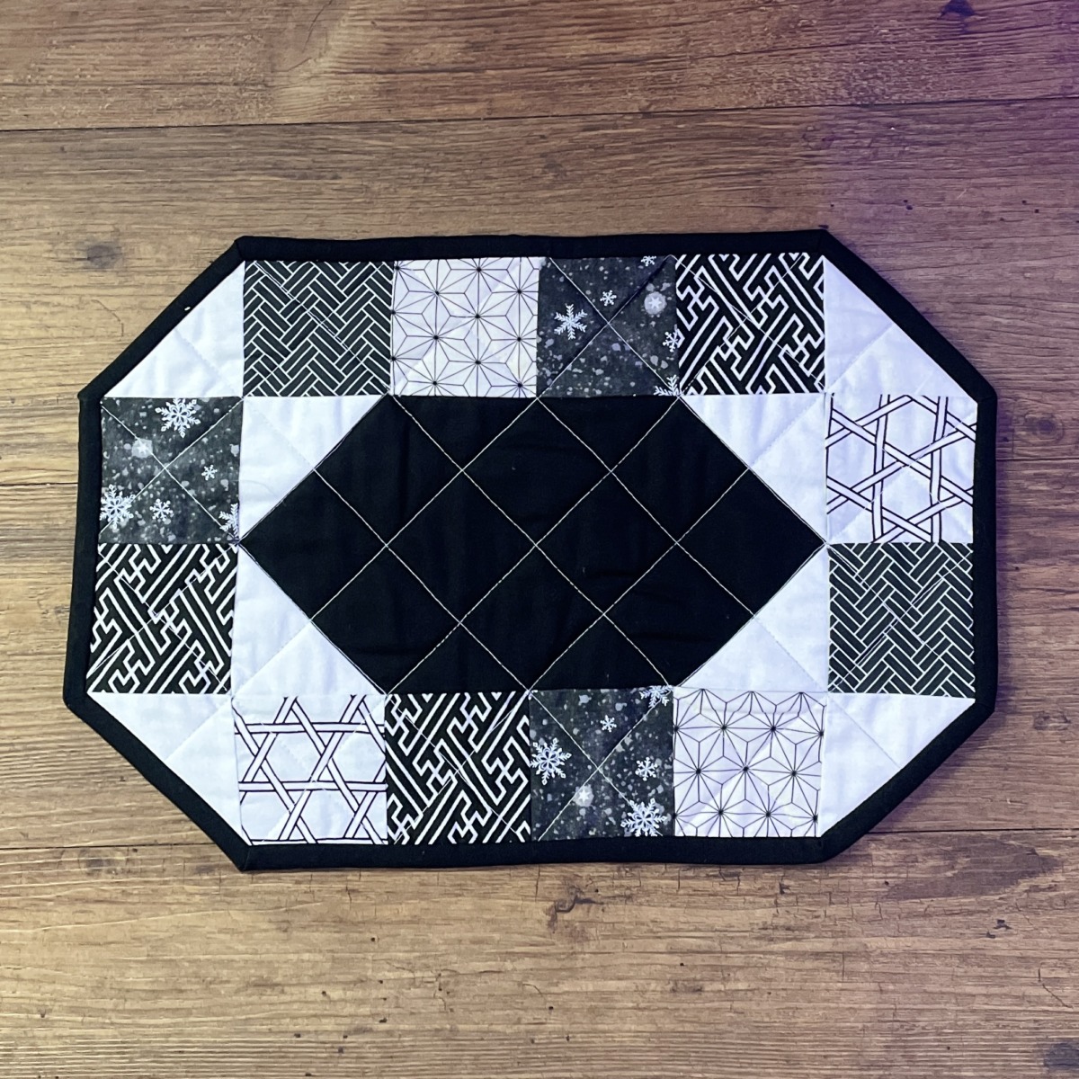 "TABLE RUNNER & PLACEMAT SET" ~ in Black & White by Kath Kingston - Image 5