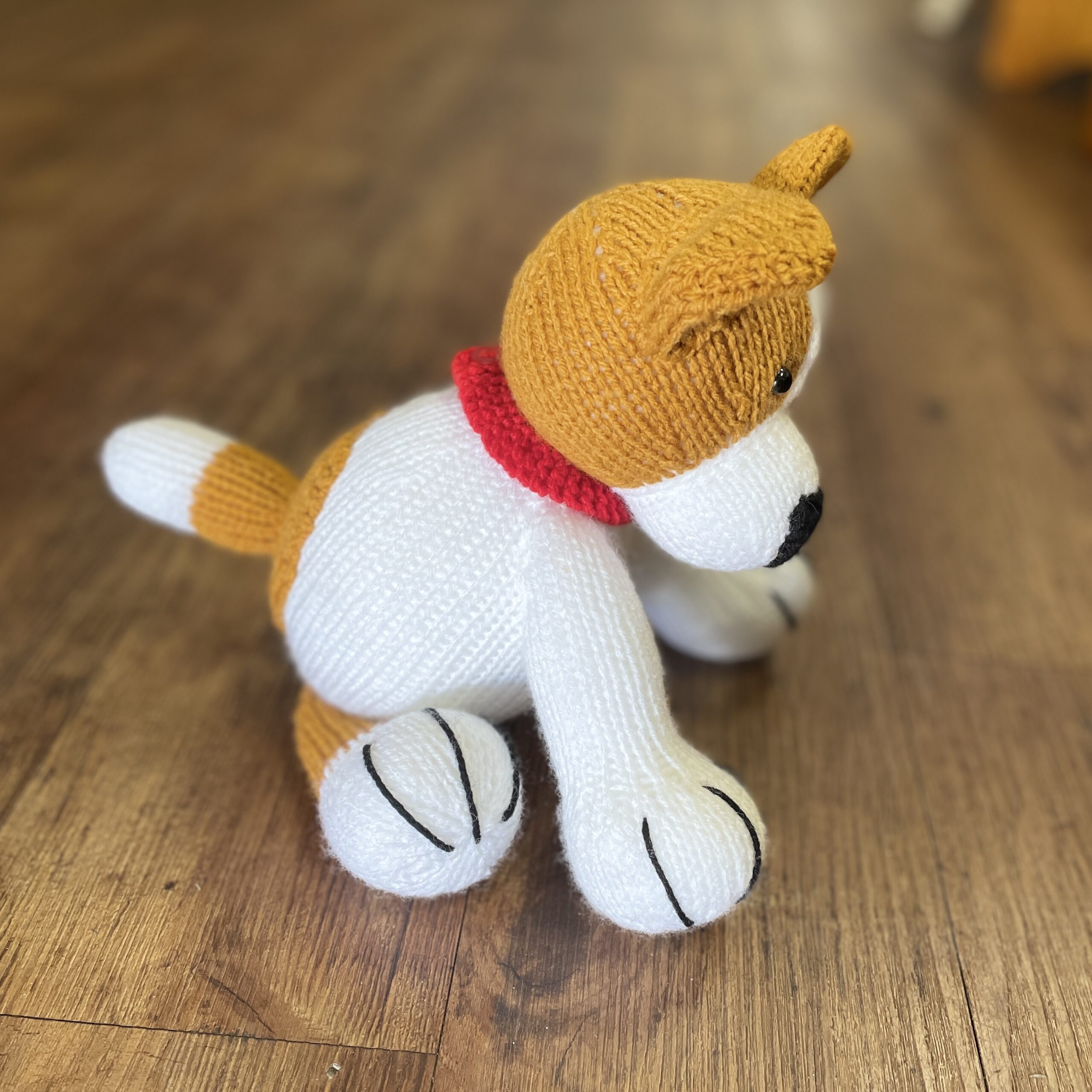"TAN HEELER" ~ Hand Knitted Soft Toy by Lee Stewart - Image 4