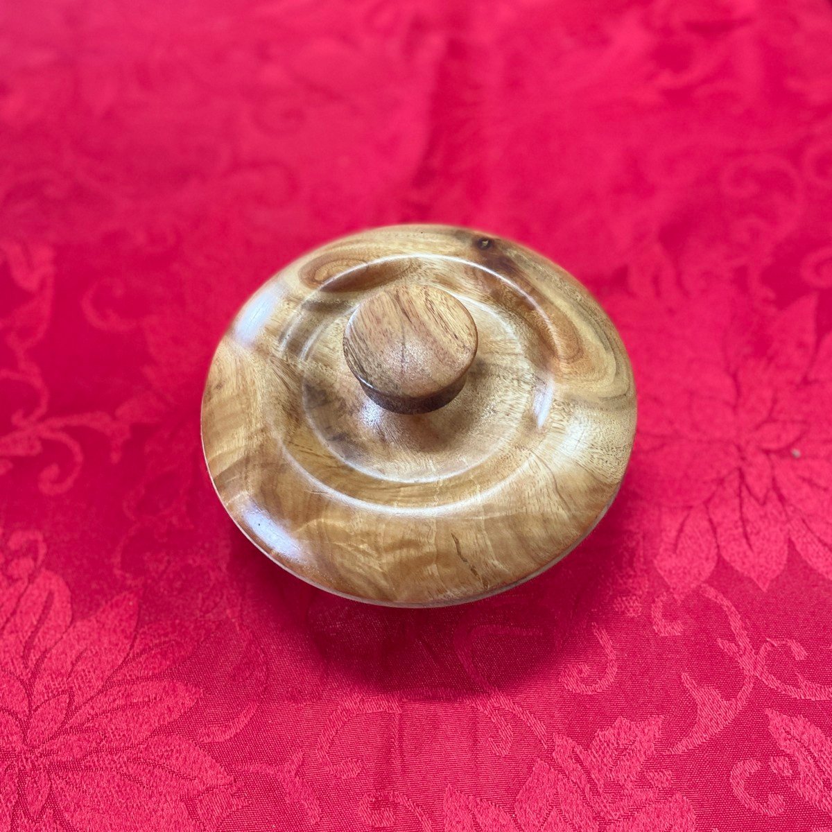 Hand Turned Camphor Laurel Pot with Lid - Image 3