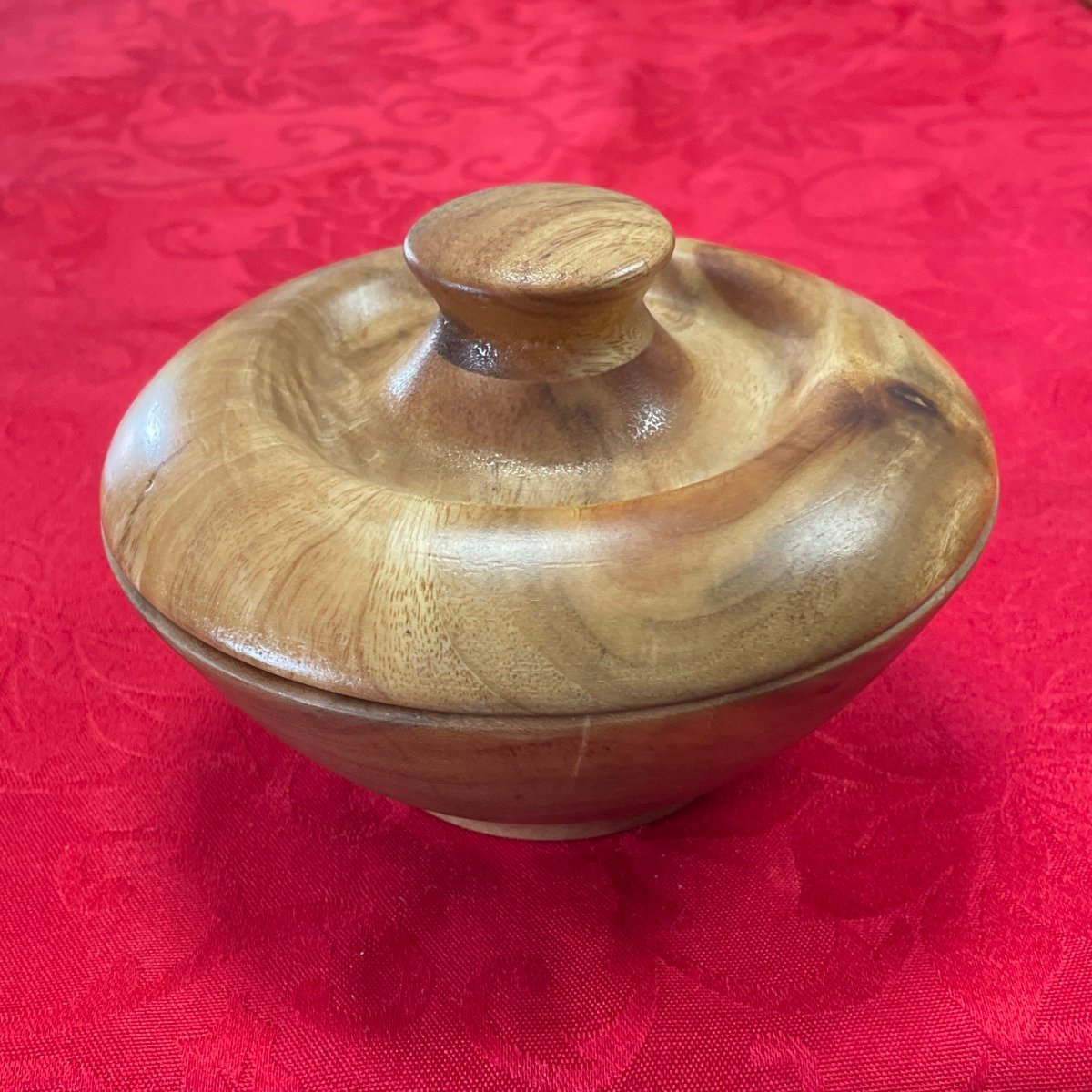 Hand Turned Camphor Laurel Pot with Lid - Image 5