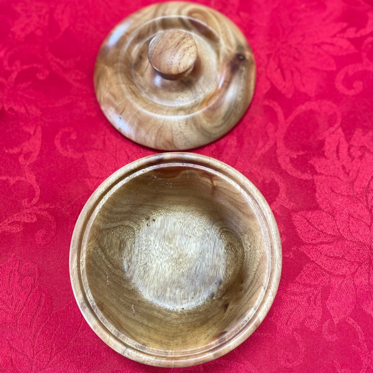 Hand Turned Camphor Laurel Pot with Lid - Image 4