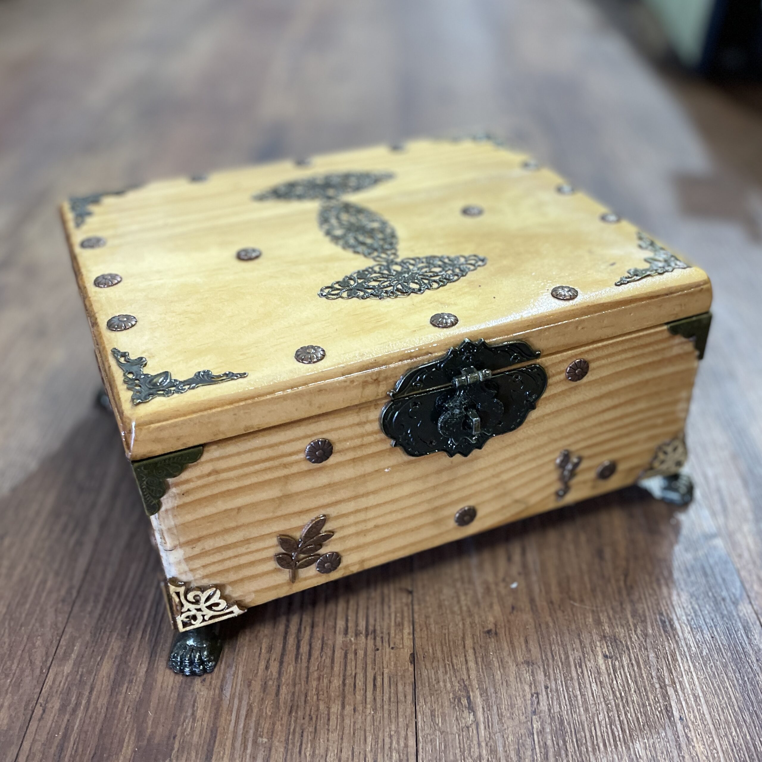 "PINE TREASURE BOX" ~ by Gunney Klippelt - Image 2