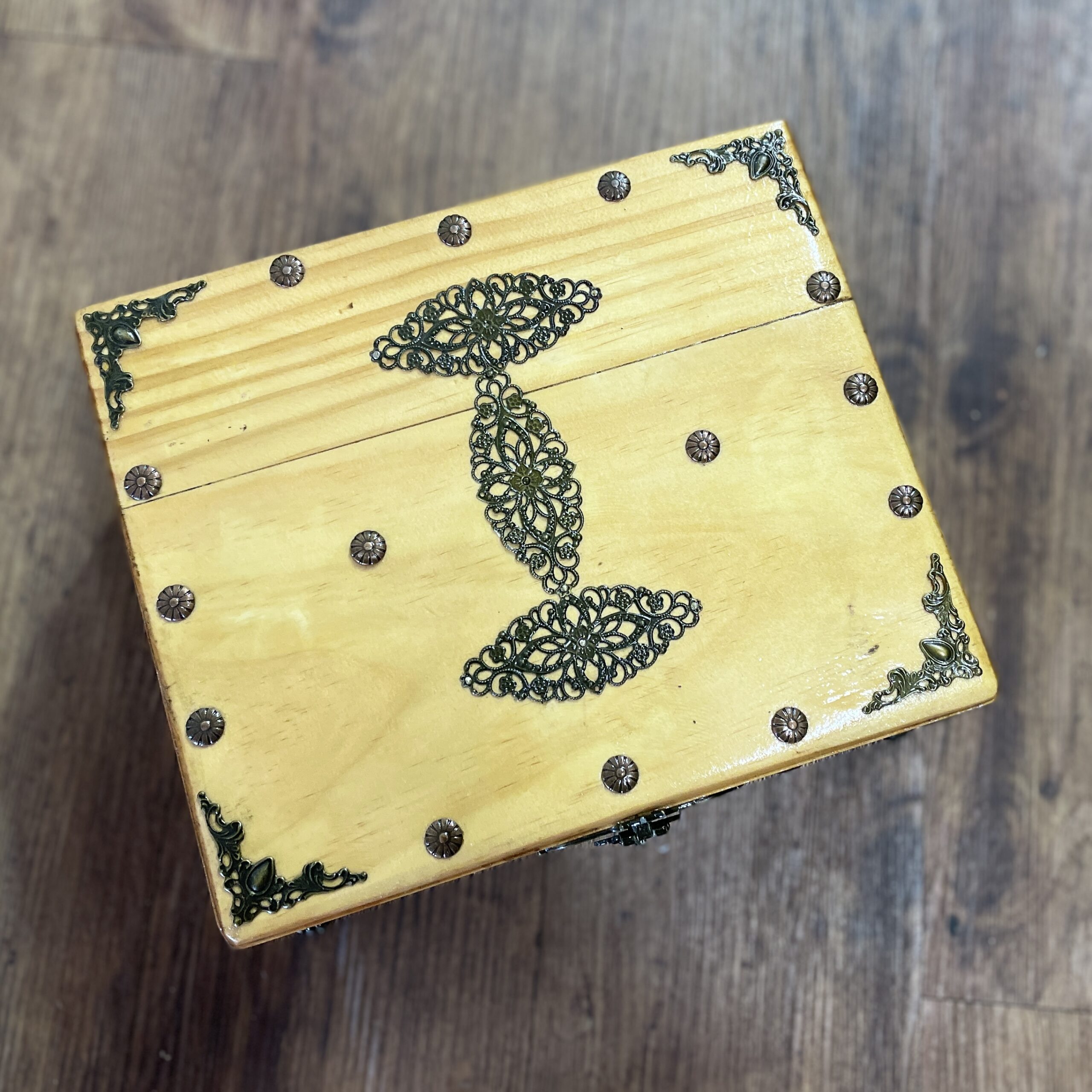 "PINE TREASURE BOX" ~ by Gunney Klippelt - Image 3