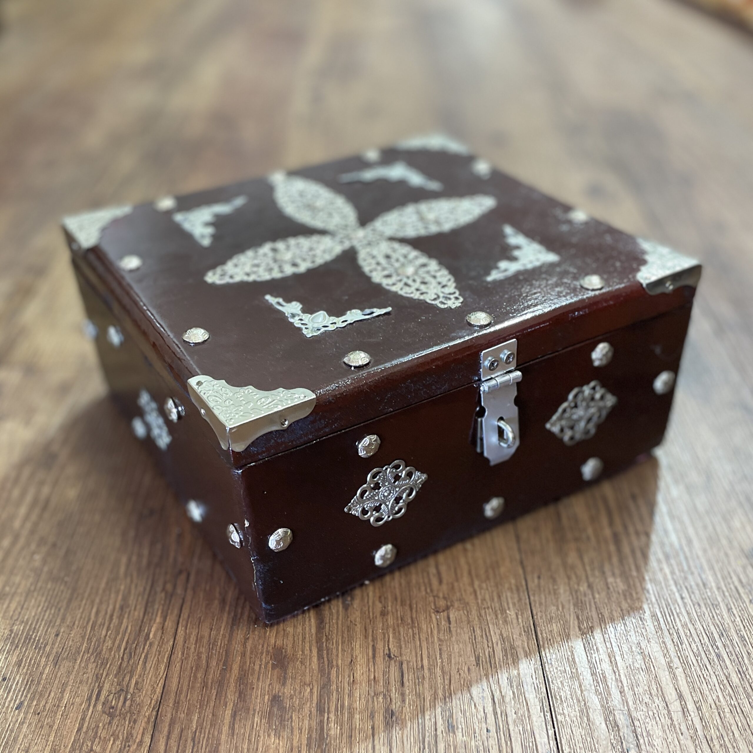 "TREASURE BOX - SILVER TRIM" ~ Hand Crafted by Gunney Klippelt - Image 4