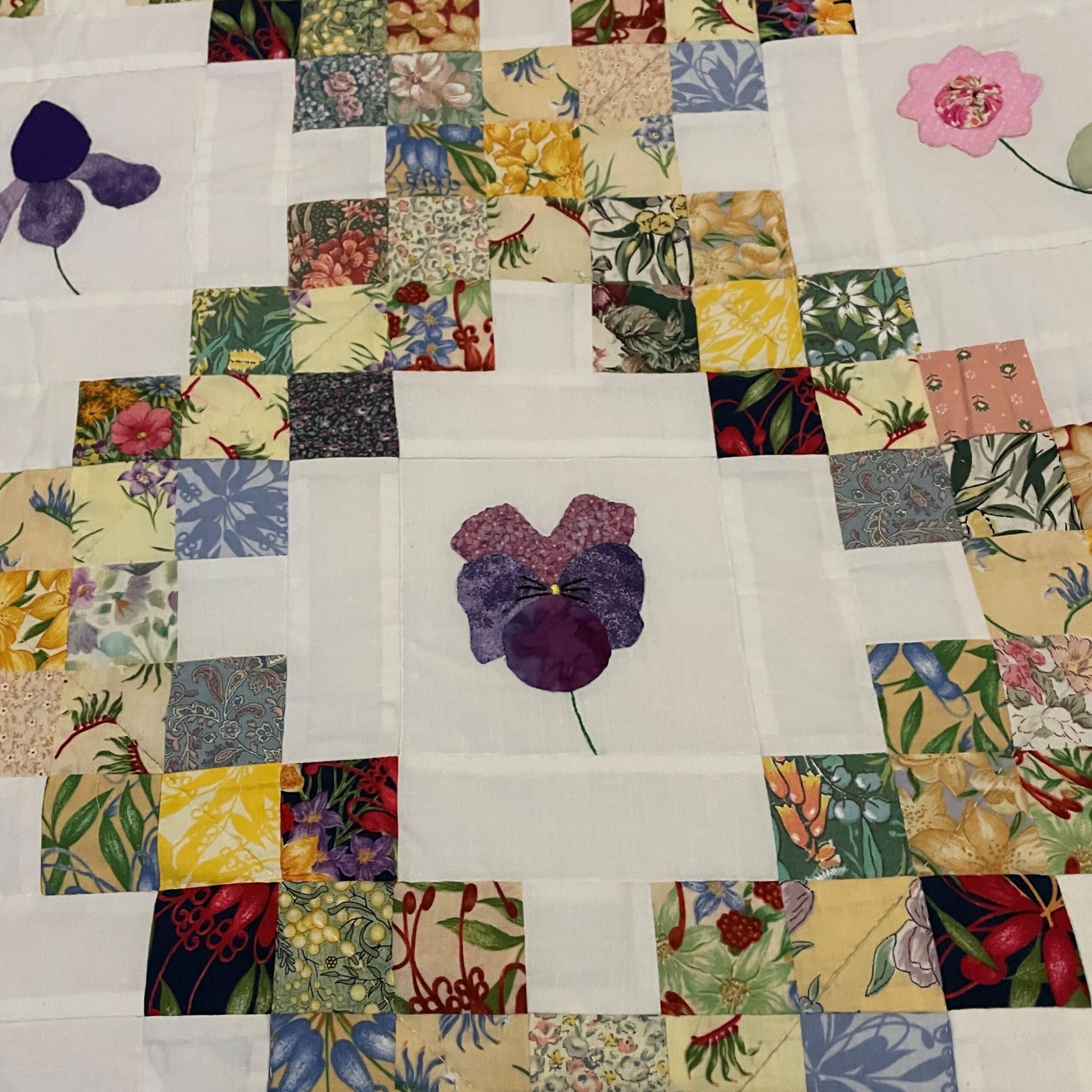 "FLORAL IRISH CHAIN" ~ Hand Made Single Quilt by Kath Kingston - Image 6