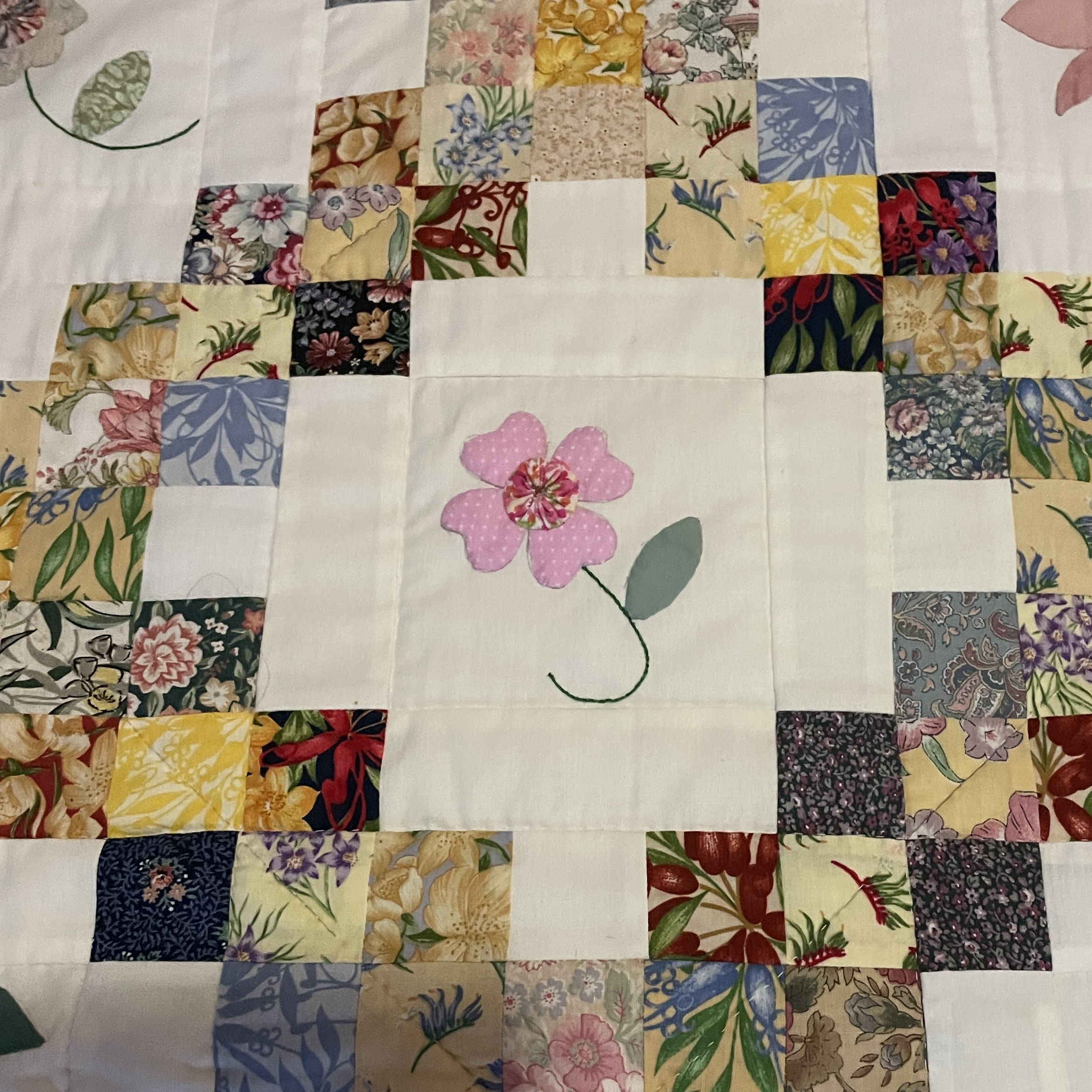"FLORAL IRISH CHAIN" ~ Hand Made Single Quilt by Kath Kingston - Image 3