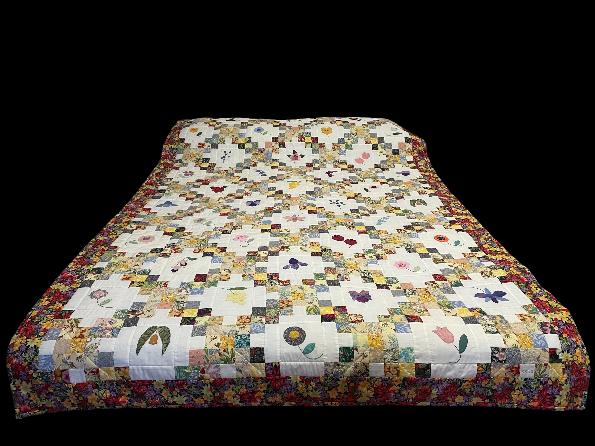 "FLORAL IRISH CHAIN" ~ Hand Made Single Quilt by Kath Kingston - Image 4