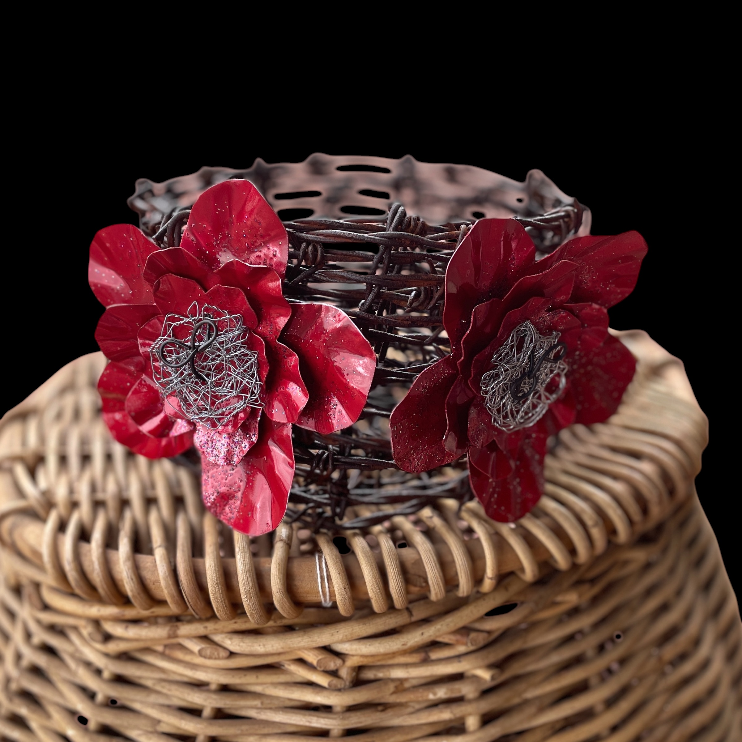 "BARBED WIRE POT-HOLDER" ~ with Red Flowers by Lynelle Smith - Image 5